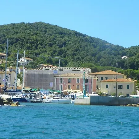 Stupendo In Un Castello Riva Al Mare كافو