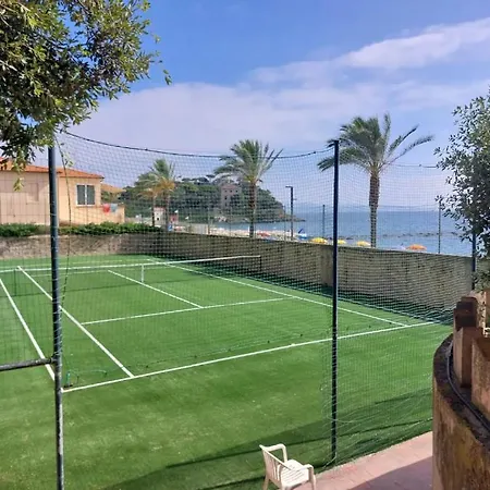 Διαμέρισμα Stupendo In Un Castello Riva Al Mare *